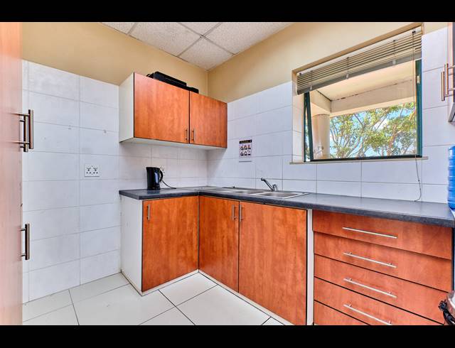 400M² OFFICE FOR SALE IN WOODMEAD